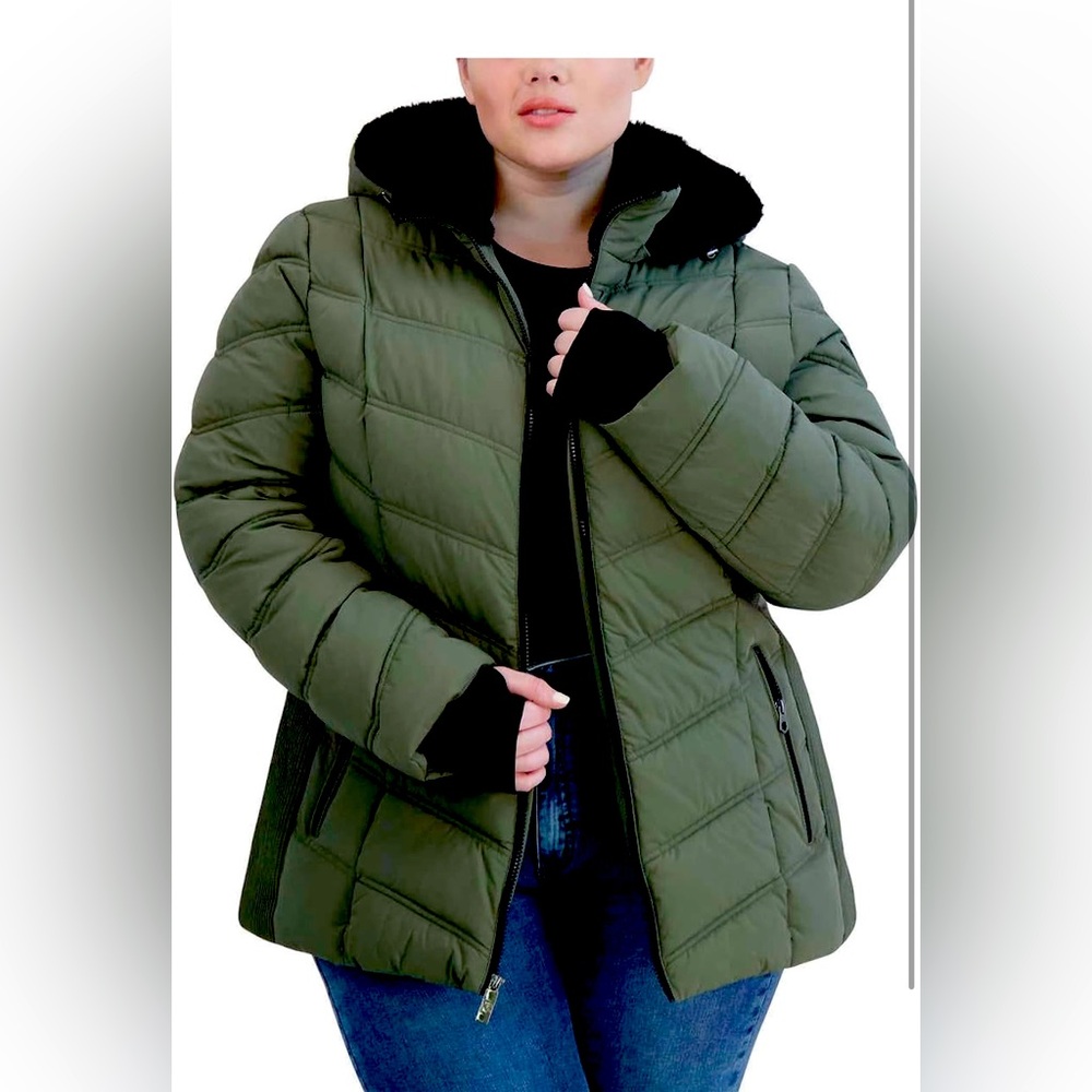 NWT Nautica Womens Puffer Jacket with Detachable Hood